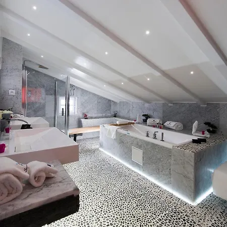 Snow Lodge Hotel Courchevel 1850 Exterior photo